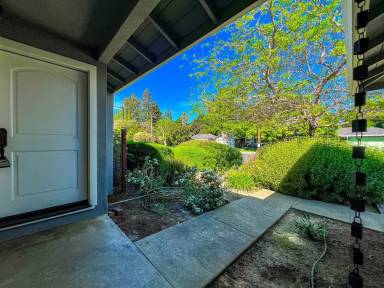 Main picture of 2321 Bueno St