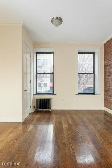 Main picture of 17 W 103rd St