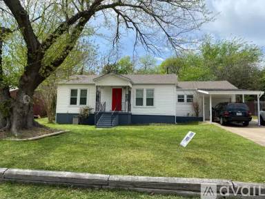 Main picture of 1805 Brook Hollow Dr