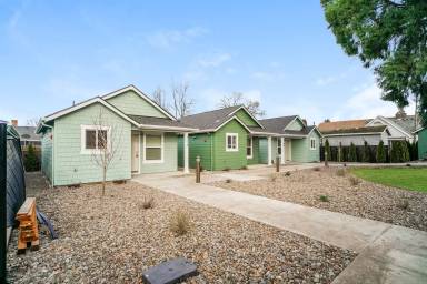 Main picture of 2152 Laurel Ave NE