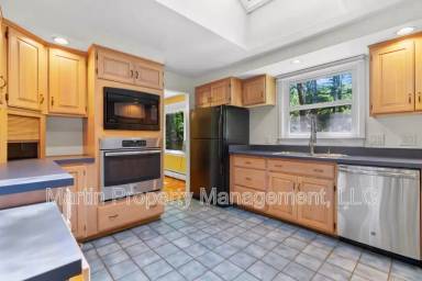 Main picture of 198 Carlisle Rd