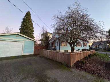 Main picture of 2732 Eldridge Ave