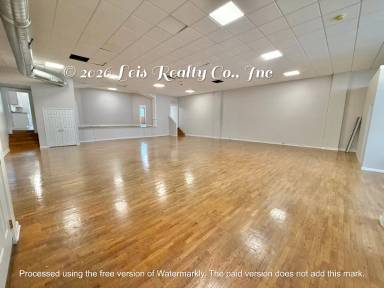 Main picture of 7 E Main St