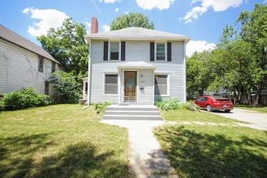 Main picture of 1263 SW Washburn Ave