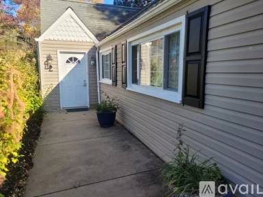 Main picture of 2 Mitchell Dr