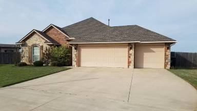 Main picture of 305 SW 42nd Ct