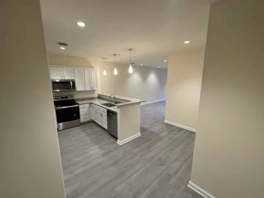 Main picture of 192 Erie Blvd
