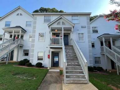 Main picture of 2502 Avent Ferry Rd