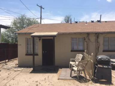 Main picture of 834 E Lee St