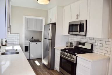 Main picture of 931 Poli St