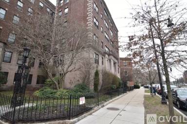 Main picture of 1999 Commonwealth Ave