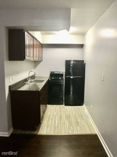 Main picture of 1040 W Hollywood Ave Apartments
