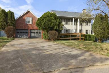 Main picture of 102 Bonnie Ct