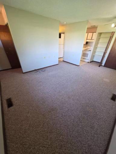 Main picture of 102 8th Ave NW