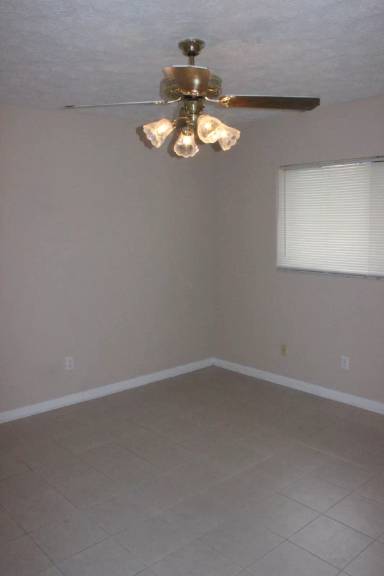 Main picture of 2134 Country Club Blvd