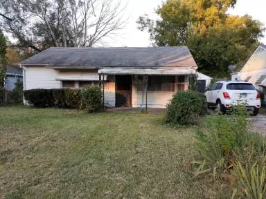 Main picture of 32 Marilyn Ln