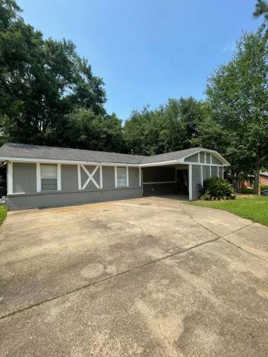 Main picture of 640 Burlington Dr