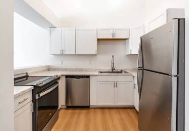 Main picture of 124 Coors Blvd