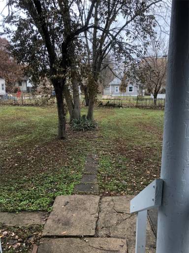 Main picture of 210 Avondale Ave