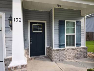 Main picture of 130 Clover Point Cir