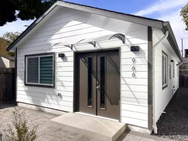 Main picture of 966 56th St