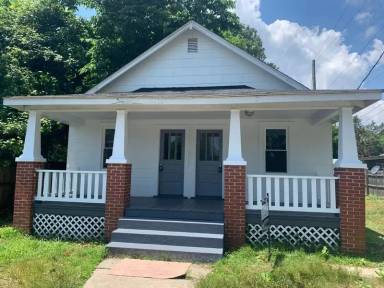 Main picture of 5 Bancroft Ave