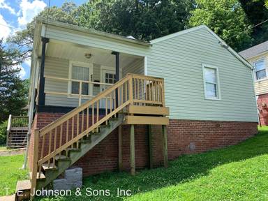 Main picture of 2400 Ivy Ave