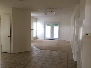 Main picture of 4401-21 Lake Shore Villa Dr