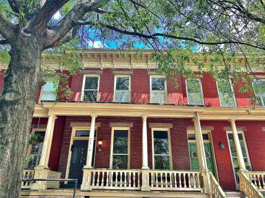 Main picture of 2616 E Franklin St