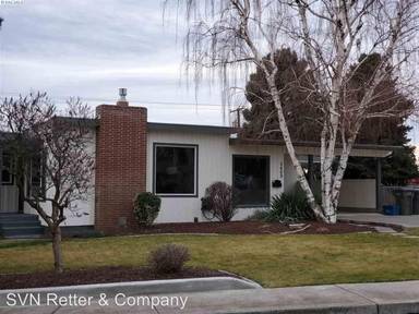 Main picture of 2409 W Albany Ave