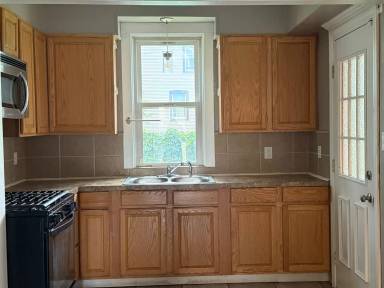 Main picture of 952 Market St