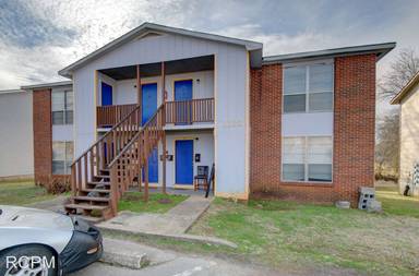 Main picture of 2223 Jonathan Dr NW