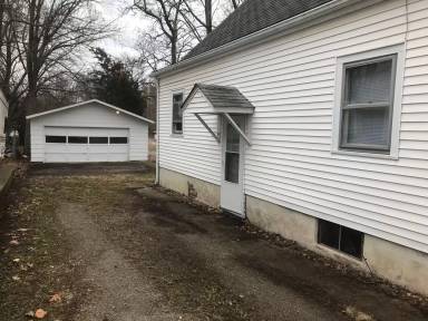 Main picture of 612 W Carpenter St