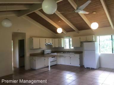 Main picture of 15-1584 17 Ave