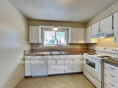 Main picture of 3221 S Regal St