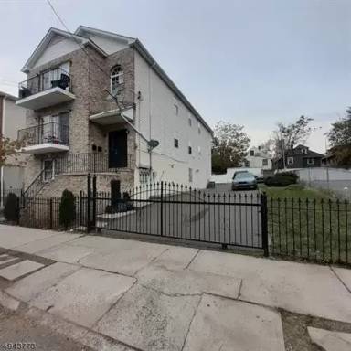 Main picture of 337 Hawthorne Ave