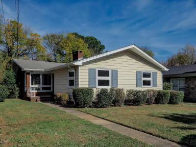 Main picture of 1109 E Martin St