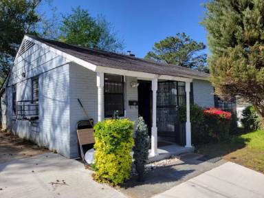 Main picture of 1557 Merlin Ave