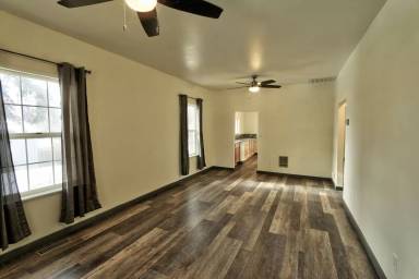 Main picture of 2232 Kiln St