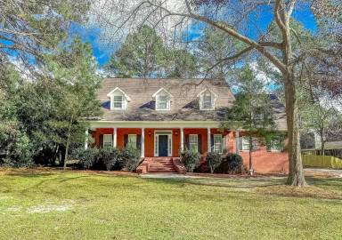 Main picture of 906 Monarch Cir