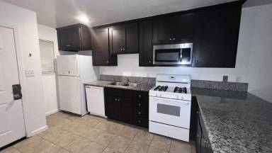 Main picture of 1116 Evelyn Ln