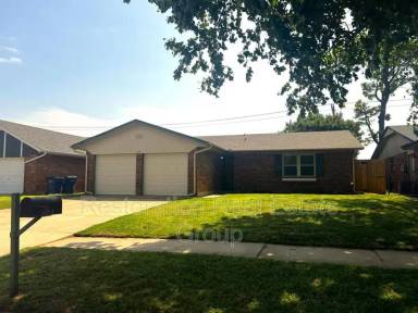 Main picture of 1024 S Highland Dr