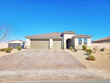 Main picture of 4740 Peppertree St