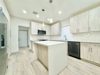Main picture of 4112 NW 18th Ave