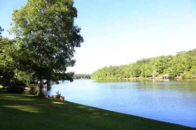 Main picture of 210 Lake Becky