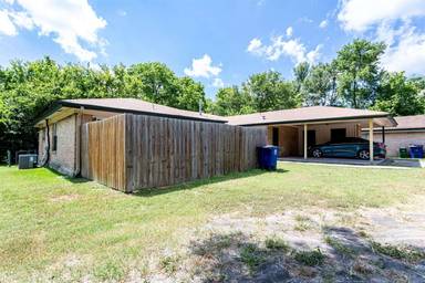 Main picture of 3006 Pecan Springs Rd