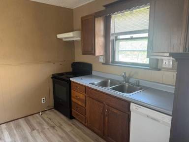 Main picture of 114 S 12th St