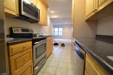 Main picture of 168 Newton St