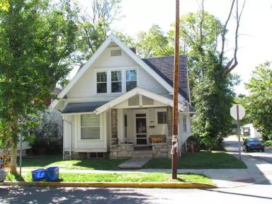 Main picture of 600 E 2nd St