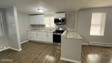 Main picture of 124 N Main St